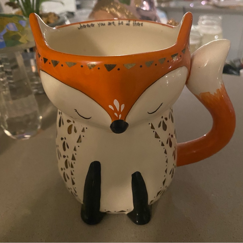super cute fox mug with gold details